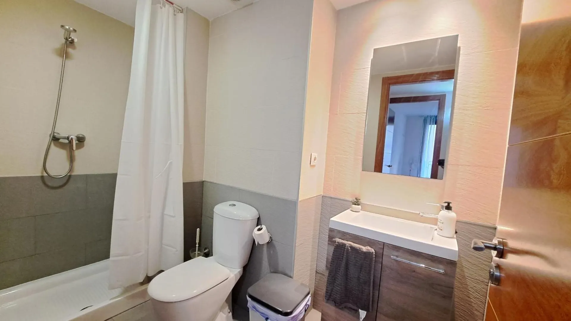 2-Bedroom Apartment In Lloret De Mar City Center
