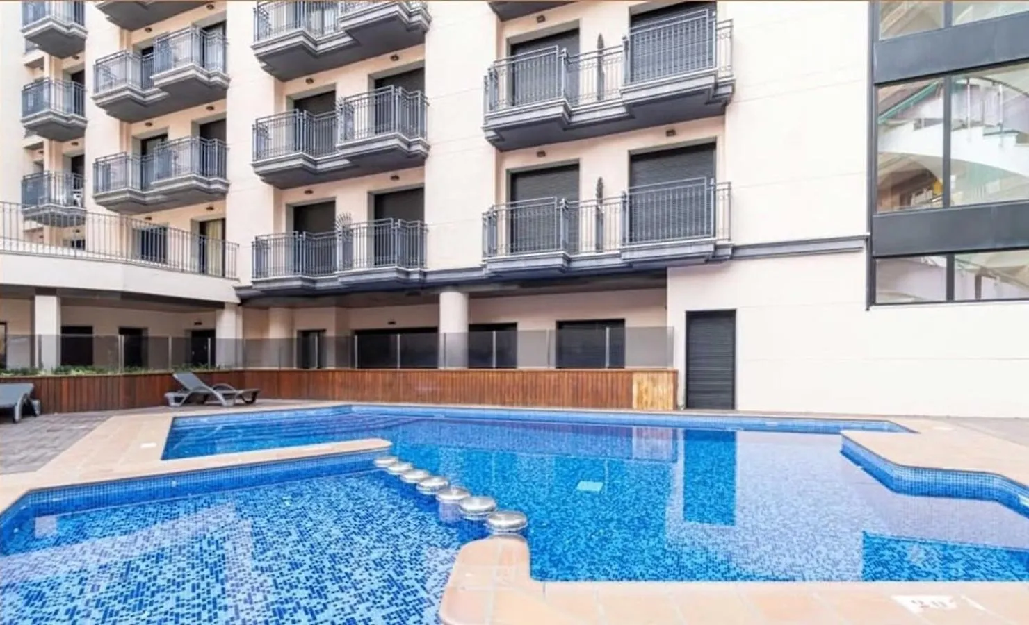 2-Bedroom Apartment In Lloret De Mar City Center联系方式